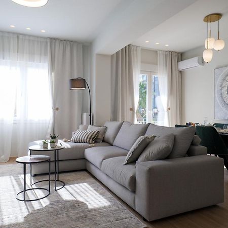 Acropolis Deluxe 2Br Apartment เอเธนส์ ภายนอก รูปภาพ