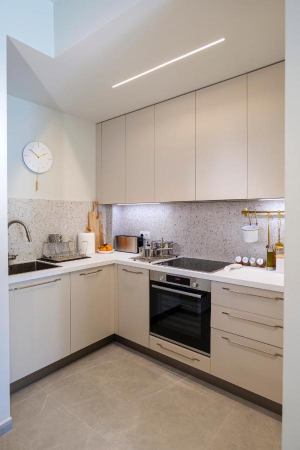 Acropolis Deluxe 2Br Apartment เอเธนส์ ภายนอก รูปภาพ