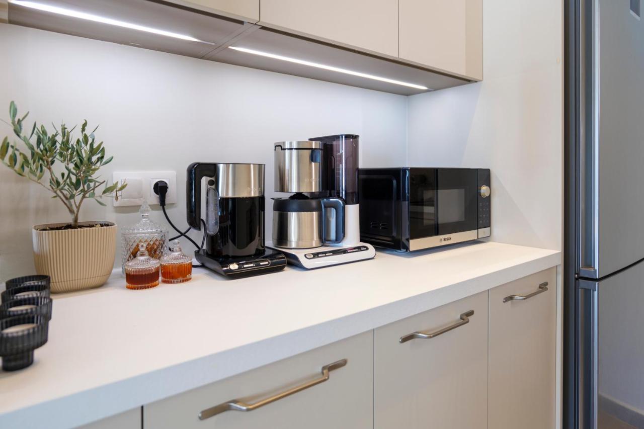 Acropolis Deluxe 2Br Apartment เอเธนส์ ภายนอก รูปภาพ