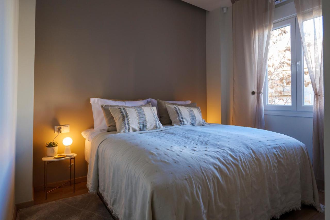 Acropolis Deluxe 2Br Apartment เอเธนส์ ภายนอก รูปภาพ